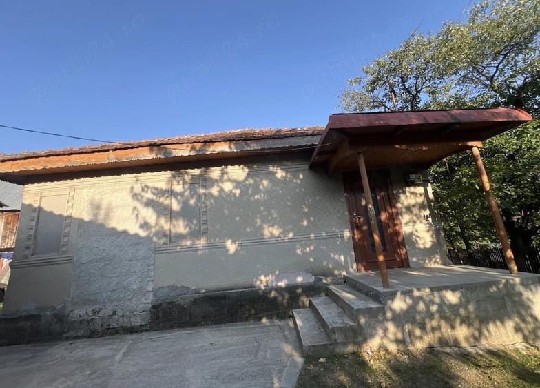 Casă cu Teren 1700 Mp în Central