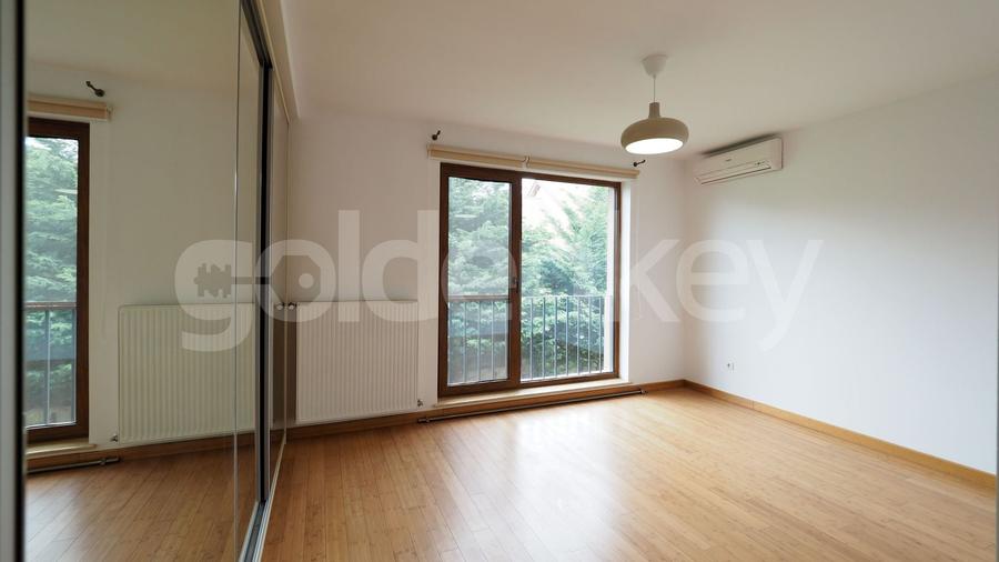 Duplex cu 5 camere cu Piscina în Iancu Nicolae