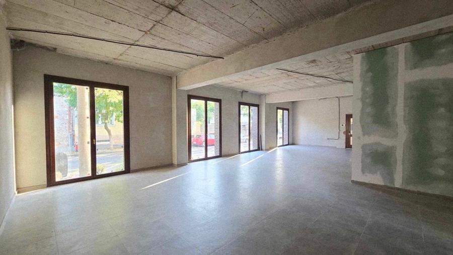 Spațiu comercial, de 102 mp, în Central