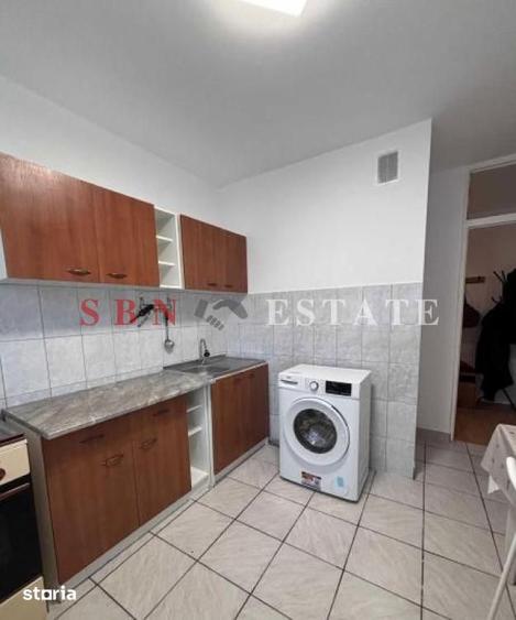 Apartament cu 2 camere semidecomandat, mobilat în 1 Mai
