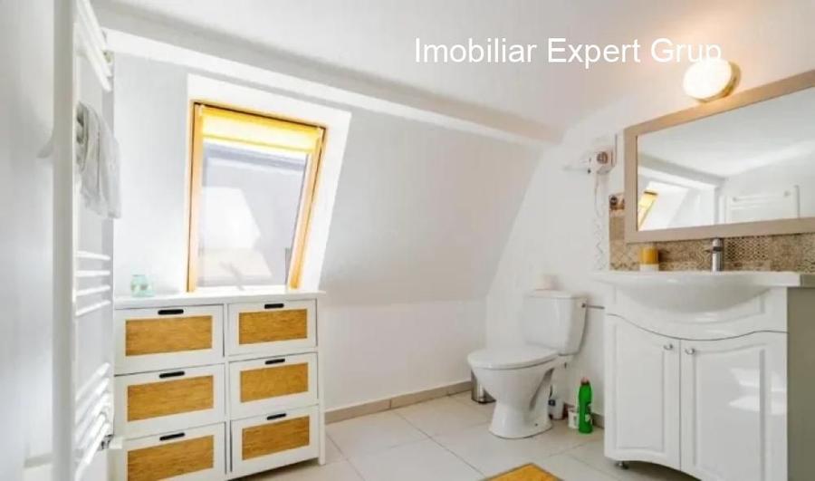 Apartament cu 4 camere decomandat în P-ța Unirii