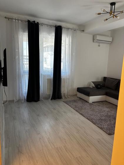 Apartament cu 2 camere decomandat în Militari