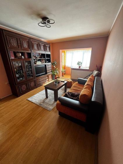 Apartament cu 2 camere decomandat, mobilat în Dacia