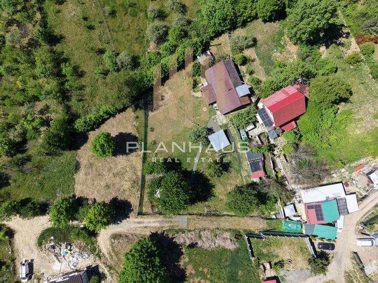Teren agricol extravilan de 825 mp, în Central