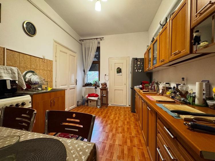 Apartament cu 2 camere decomandat, mobilat în Central