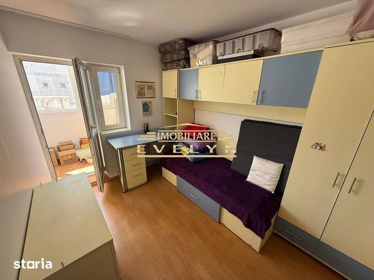 Apartament cu 3 camere decomandat în Central