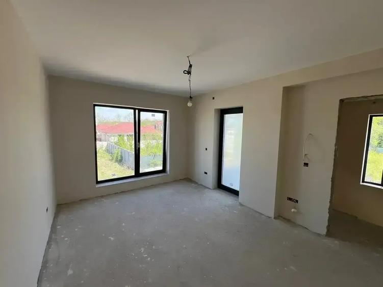 Casă individuală cu 4 camere cu Teren 420 Mp în Corbeanca