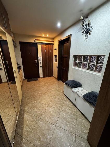 Apartament cu 4 camere decomandat în Ostroveni