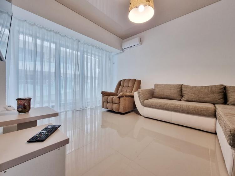 Apartament cu 2 camere decomandat, mobilat în Est