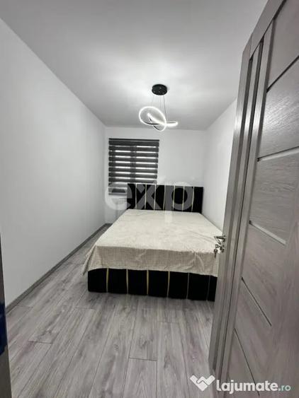 Apartament cu 3 camere decomandat în Micro 8