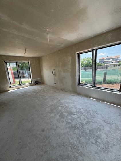 Casă individuală cu 4 camere cu Canalizare în Chiajna