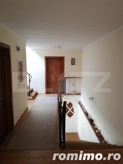 Casă cu 8 camere cu Teren 1545 Mp în Central