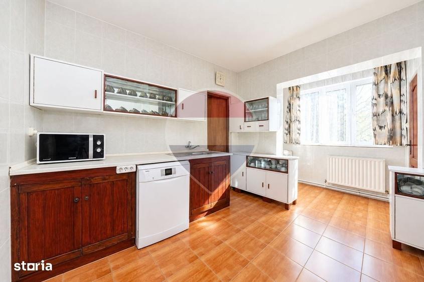 Casă cu 4 camere cu Teren 610 Mp în Bran
