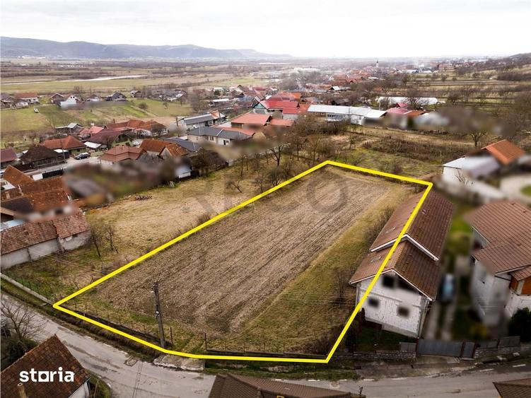 Teren de 2261 mp, în Central