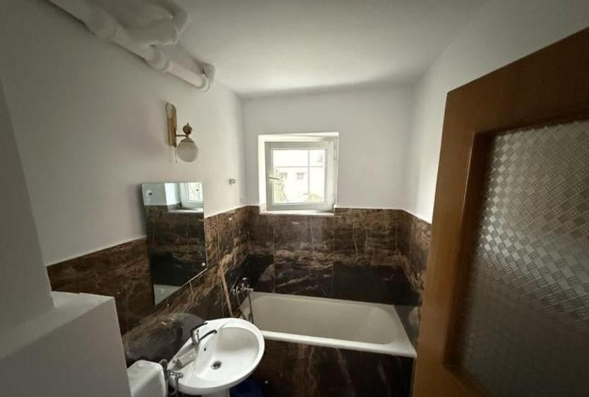 Apartament cu 2 camere semidecomandat, mobilat în City Park Mall