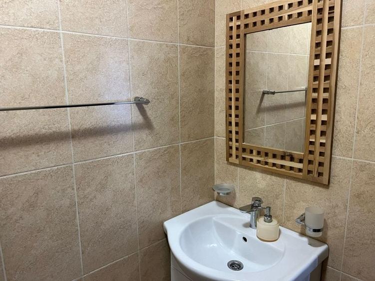 Garsonieră decomandată în Central