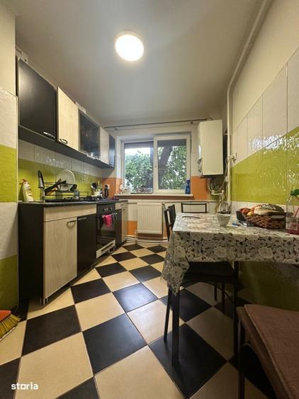 Apartament cu 2 camere semidecomandat, mobilat în Calea Galați