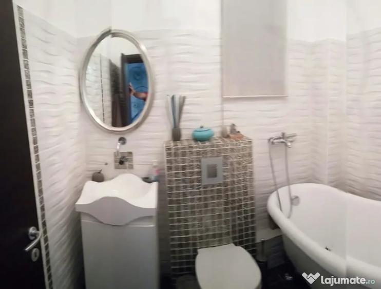 Apartament cu 4 camere decomandat în Bucureștii Noi