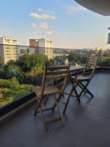 Apartament cu 2 camere semidecomandat, mobilat în Eremia