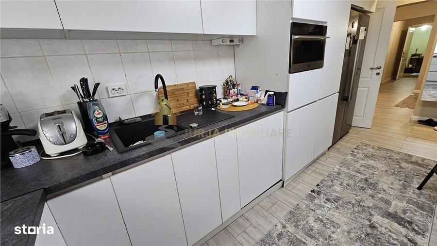 Apartament cu 4 camere decomandat în Florești