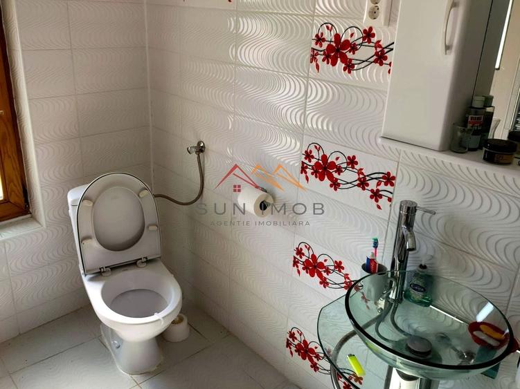 Casă individuală cu 5 camere cu Canalizare în Central