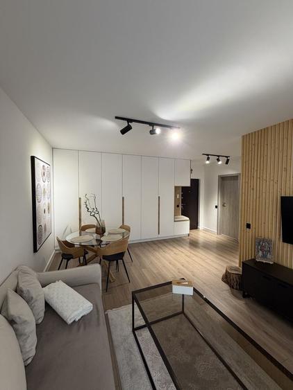 Apartament cu 2 camere decomandat în Petru Rareș