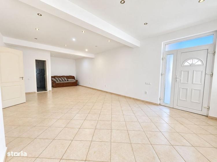 Casă cu 3 camere cu Teren 200 Mp în Central
