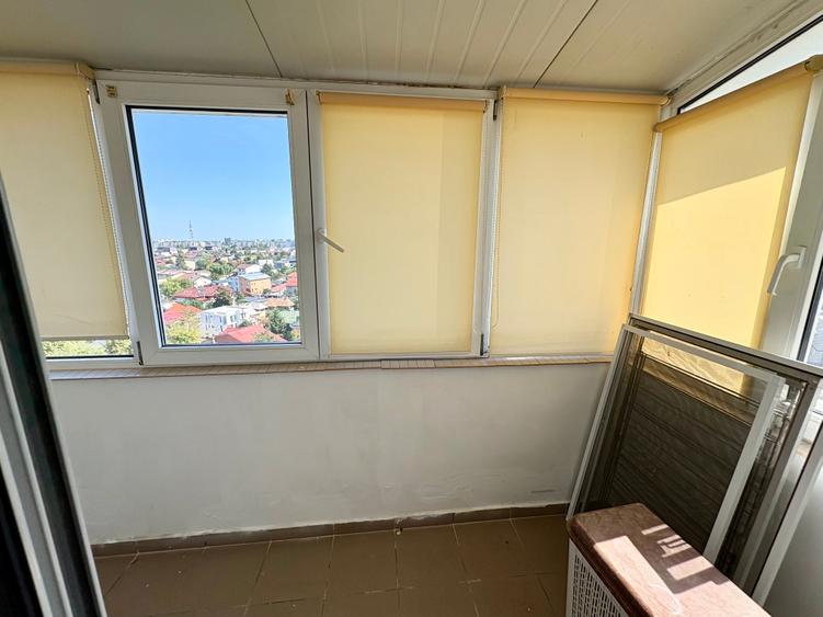 Apartament cu 3 camere decomandat în Giurgiului