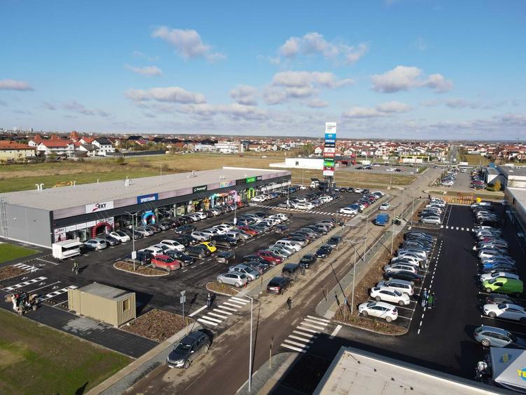 Spațiu comercial, de 946 mp, în Moșnița Nouă