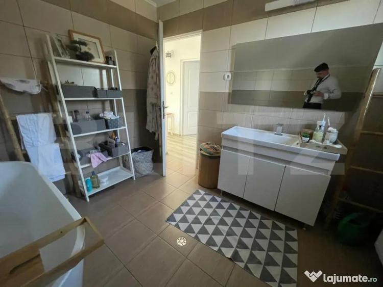 Casă cu 3 camere cu Teren 429 Mp în Central