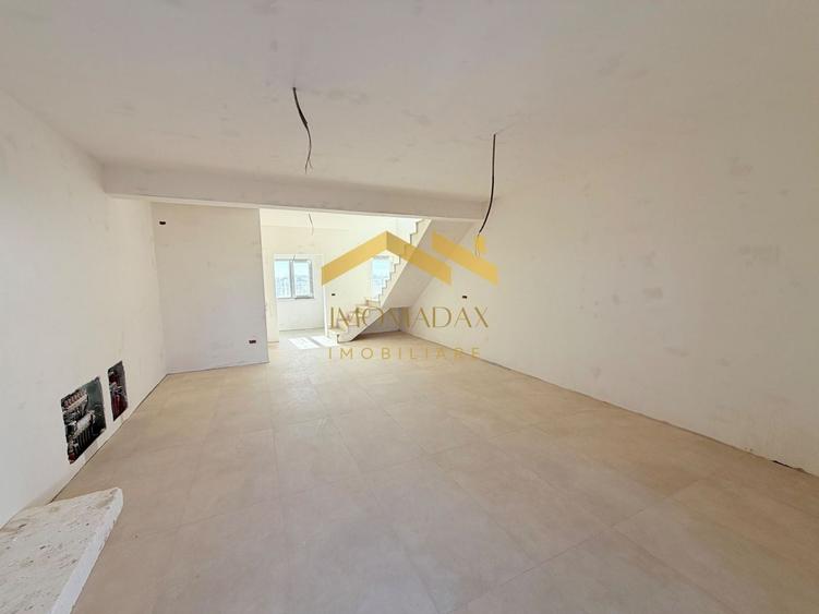 Duplex cu 3 camere cu Canalizare în Bucovăț (Remetea Mare)