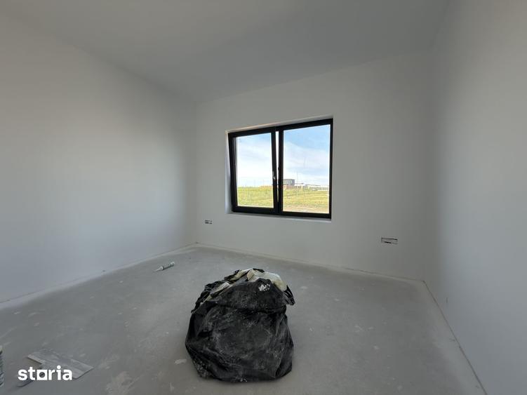 Casă cu 5 camere cu Teren 277.5 Mp în Bucovina