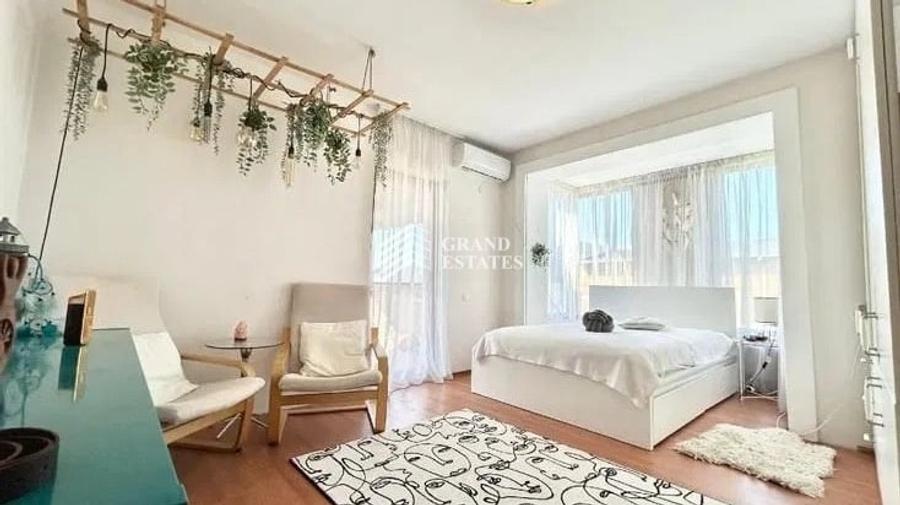 Casă individuală cu 8 camere cu Teren 903 Mp în Otopeni