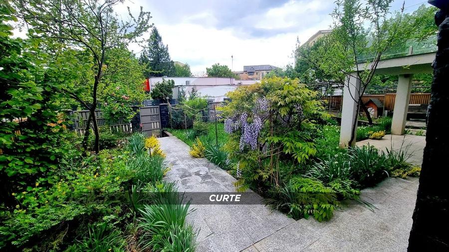 Casă individuală cu 7 camere cu Teren 460 Mp în Săsar