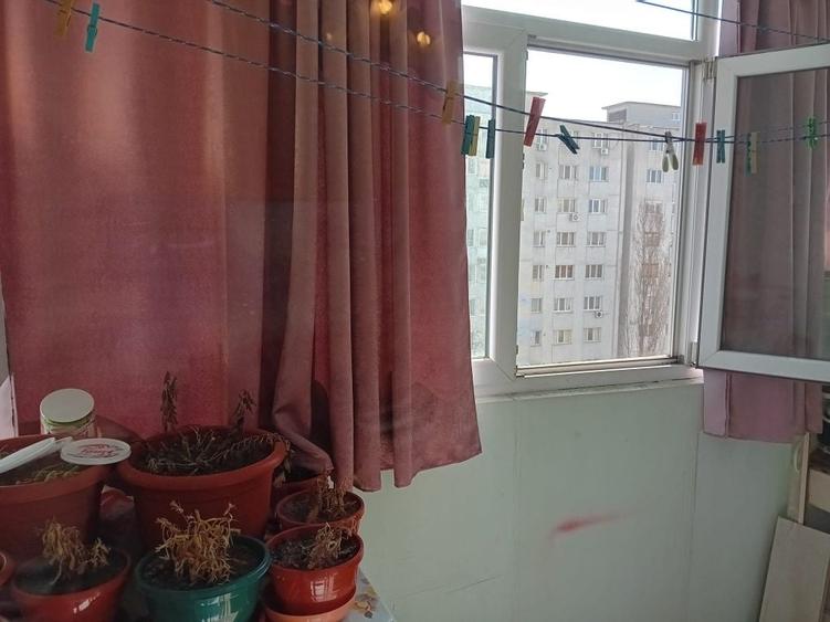 Apartament cu 3 camere decomandat în Micro 20