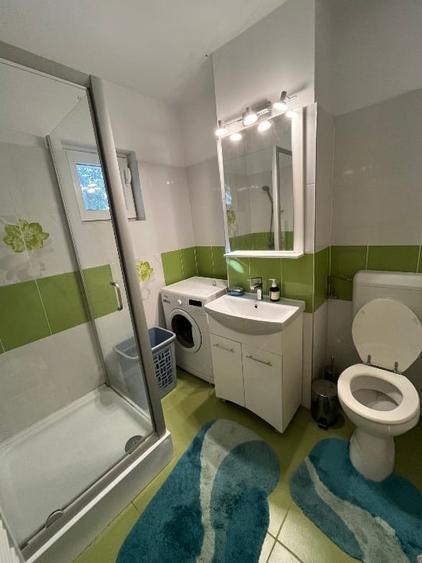 Apartament cu 3 camere decomandat, mobilat în Lipovei