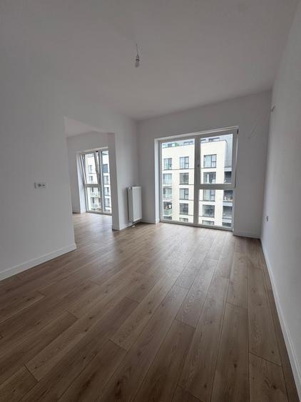 Apartament cu 3 camere decomandat în Exterior Vest
