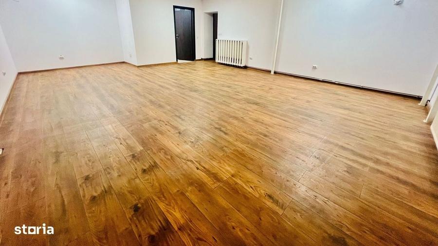Spațiu comercial, de 80 mp, în Podu Roș