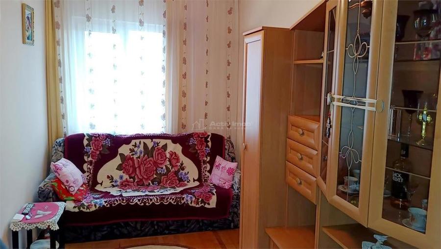 Apartament cu 2 camere semidecomandat în Moldova Nouă