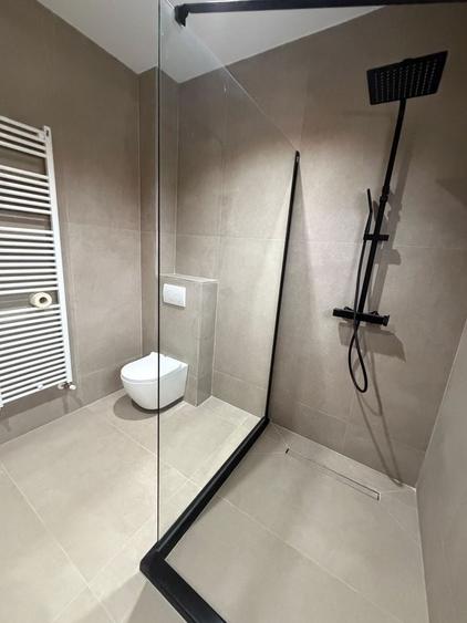Apartament cu 3 camere decomandat în Malu Mare