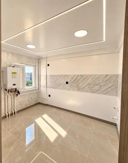 Apartament cu 4 camere decomandat în Apollo