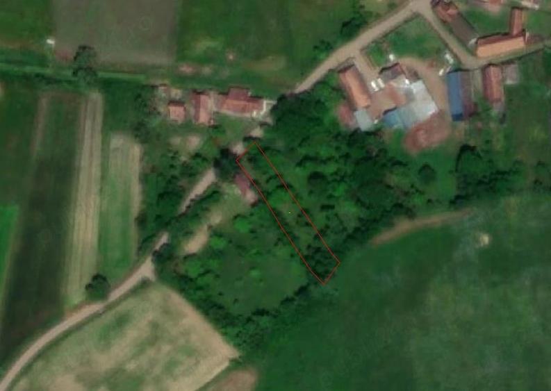 Teren de 5100 mp, în Central
