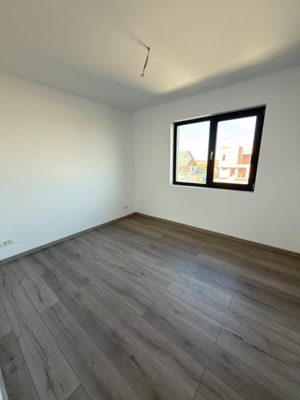 Casă individuală cu 4 camere cu Teren 359 Mp în Berceni