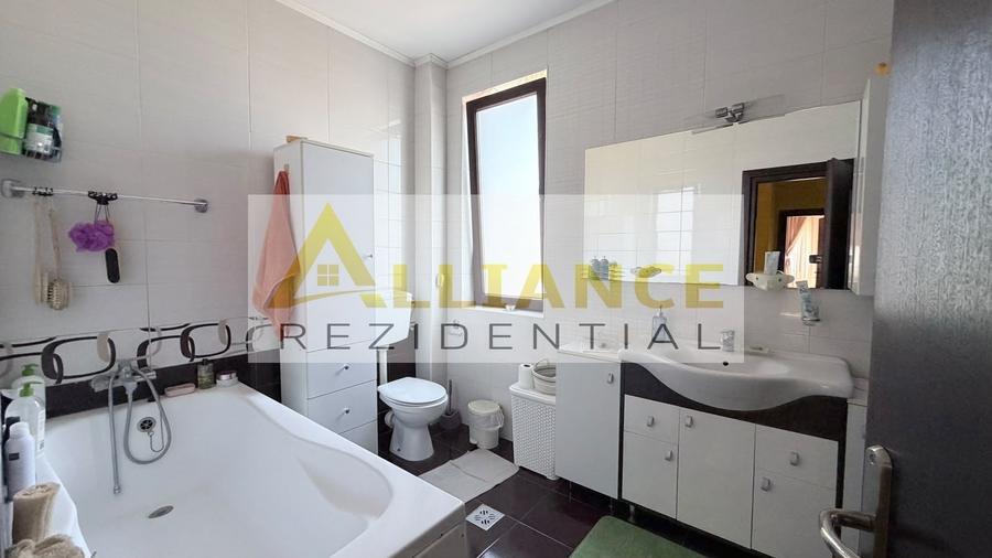 Casă individuală cu 4 camere cu Canalizare în Berceni