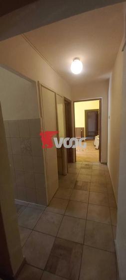 Apartament cu 3 camere semidecomandat în Circumvalațiunii
