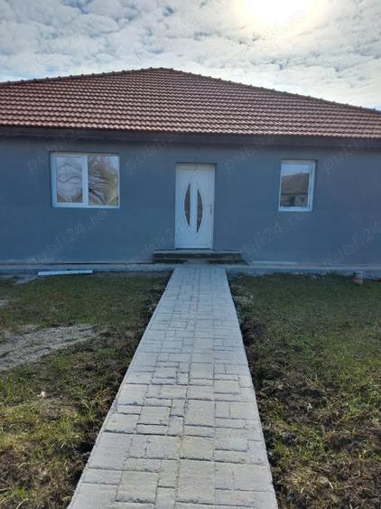 Casă cu 5 camere cu Teren 496 Mp în Central