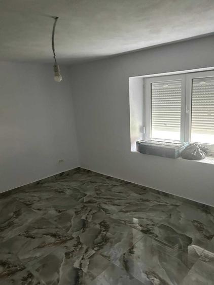 Casă cu 3 camere în Văliug