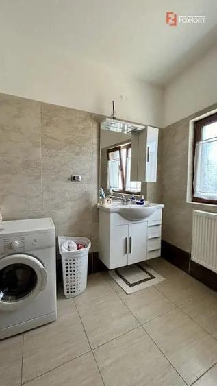 Apartament cu 3 camere semidecomandat, mobilat în Ghiroda