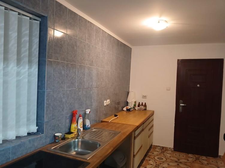 Casă cu 3 camere în Central