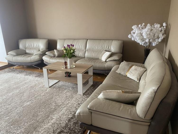 Apartament cu 4 camere decomandat, mobilat în Central